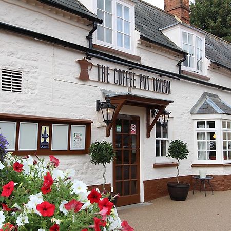 The Coffee Pot Tavern Bed and Breakfast Potterspury Exterior foto